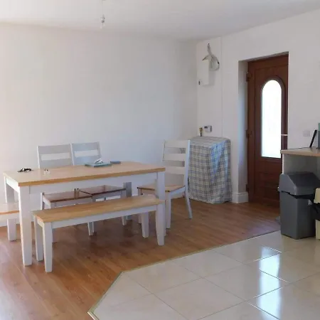 Delightful Bungalow Near & Baltimore Skibbereen